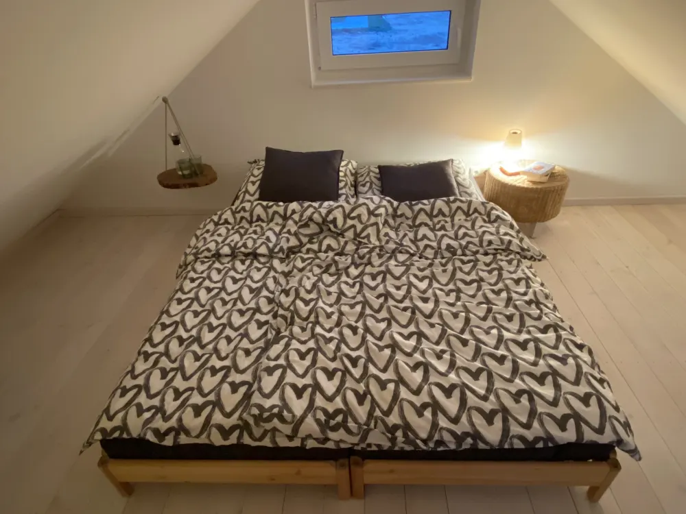 Schlafboden mit Doppelbett