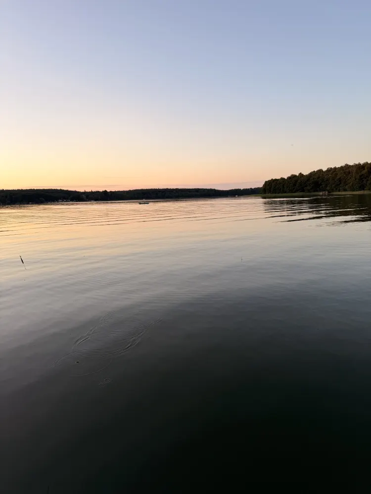 Der See bei Abenddämmerung
